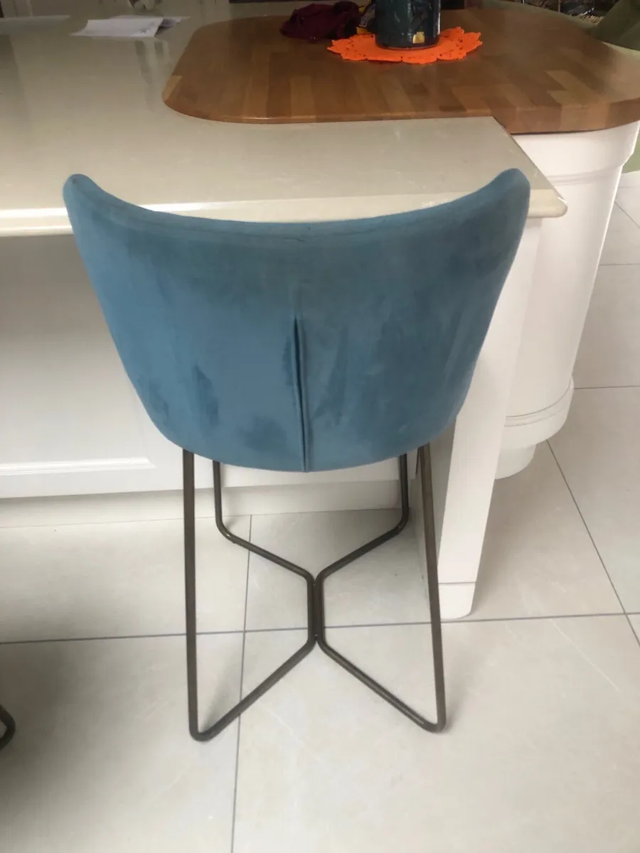 Kitchen island stools - Image 2