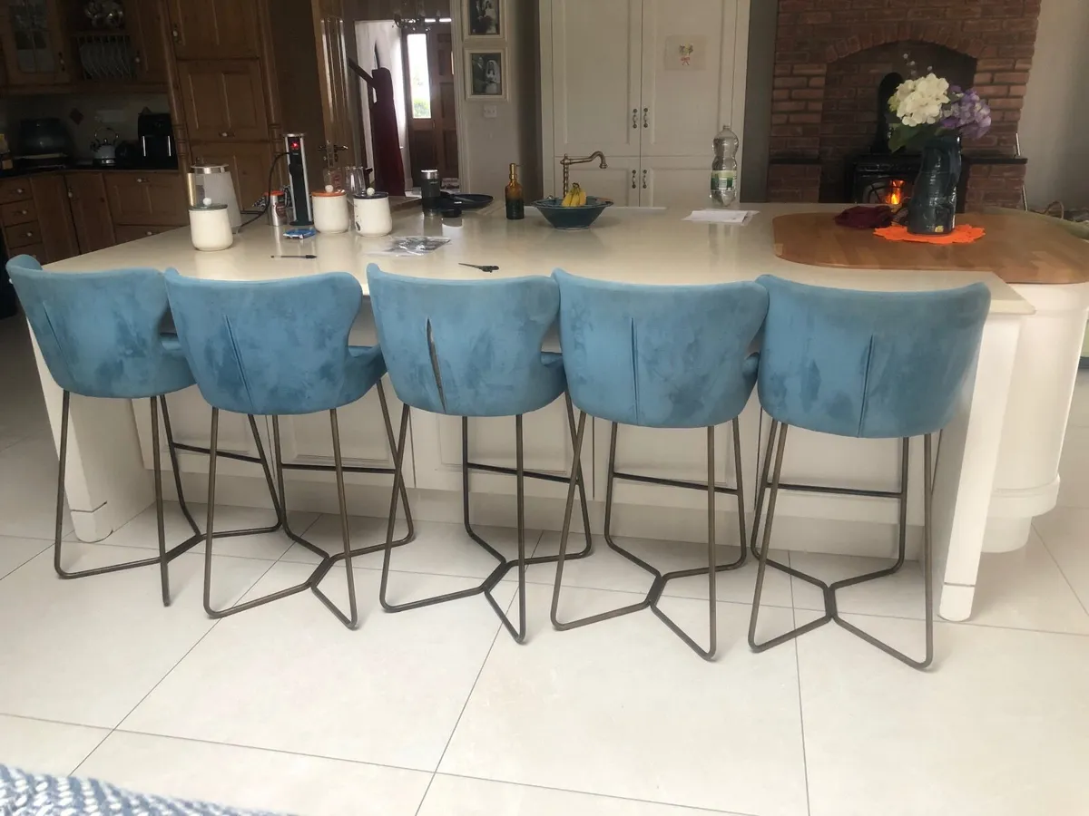 Kitchen island stools - Image 4