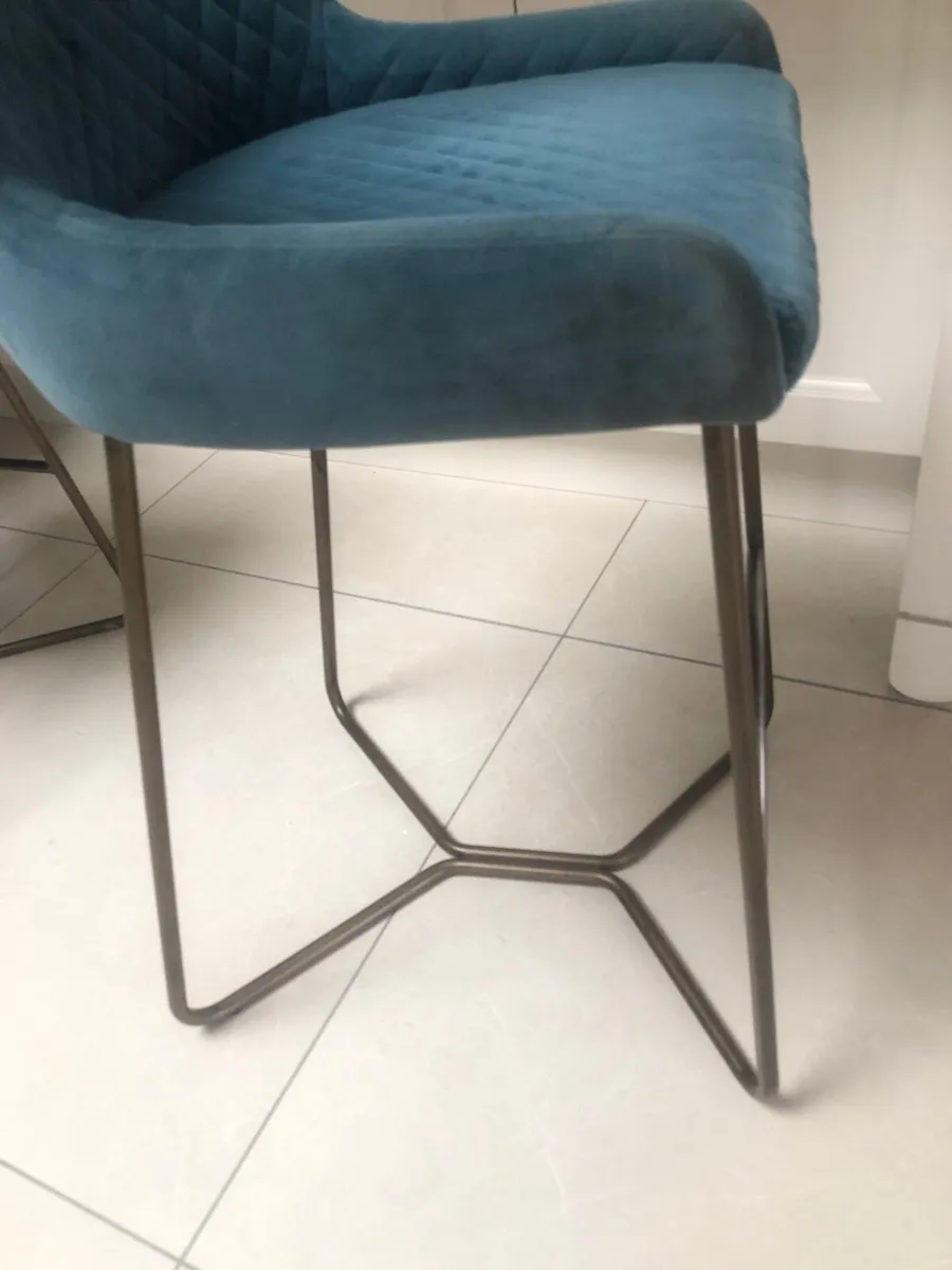Kitchen island stools - Image 3