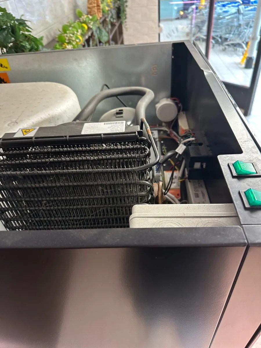 Dry Aging Season C700 Fridge Brand new plug in - Image 4