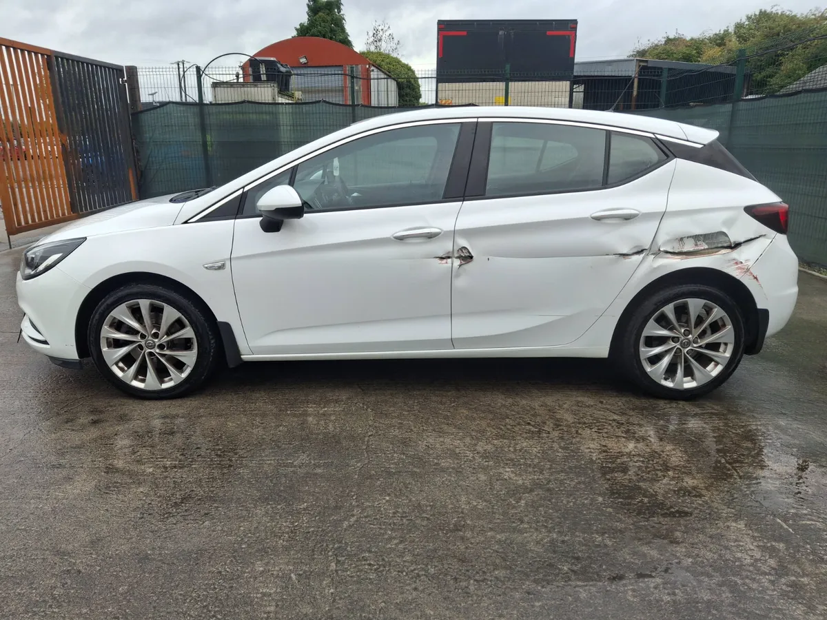 2017 Opel Astra Diesel Drive Home - Image 3