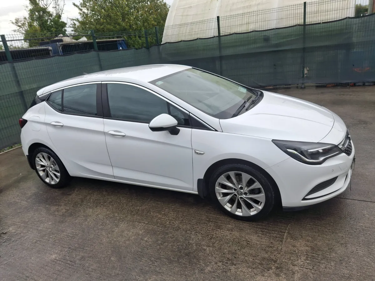 2017 Opel Astra Diesel Drive Home - Image 1