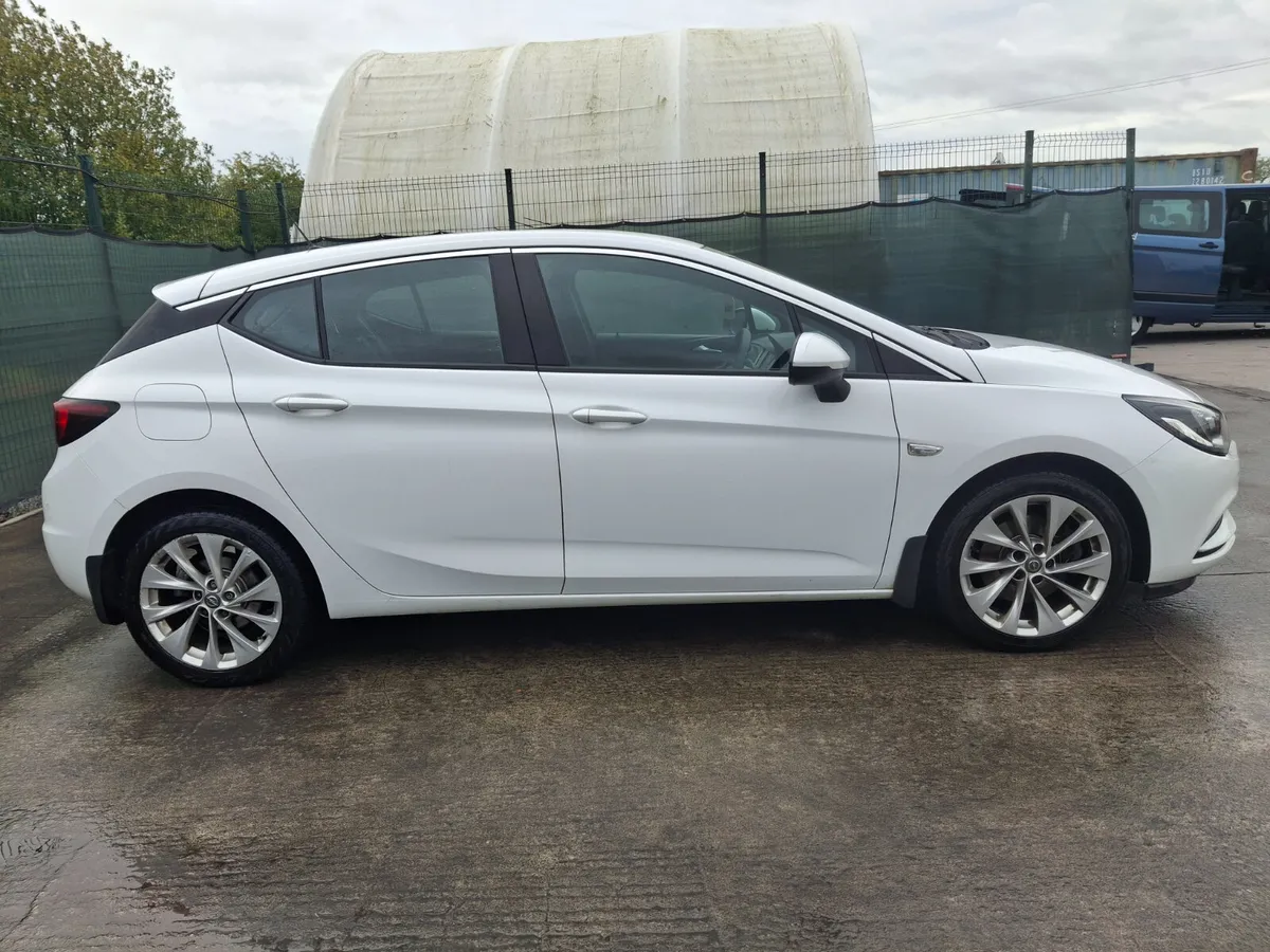 2017 Opel Astra Diesel Drive Home - Image 2