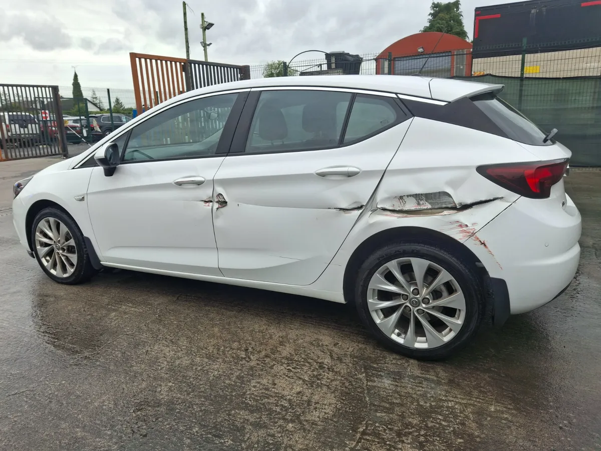 2017 Opel Astra Diesel Drive Home - Image 4