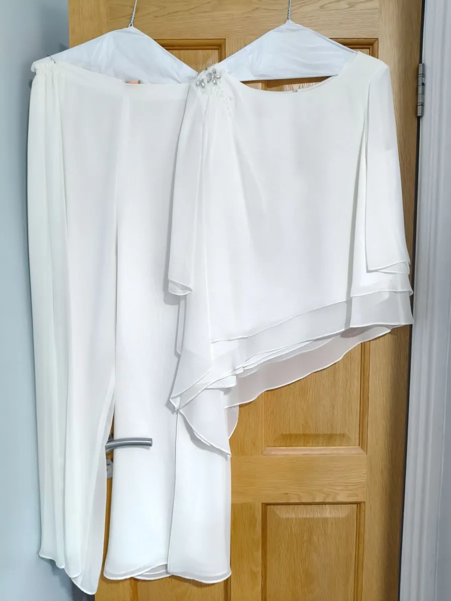 Clothes - Image 4