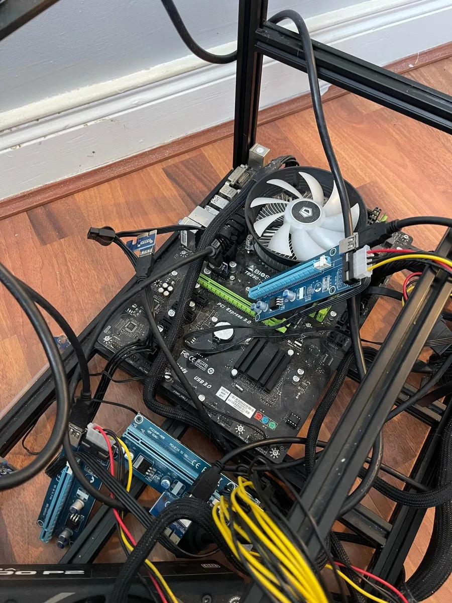 Bitcoin mining rig - Image 2