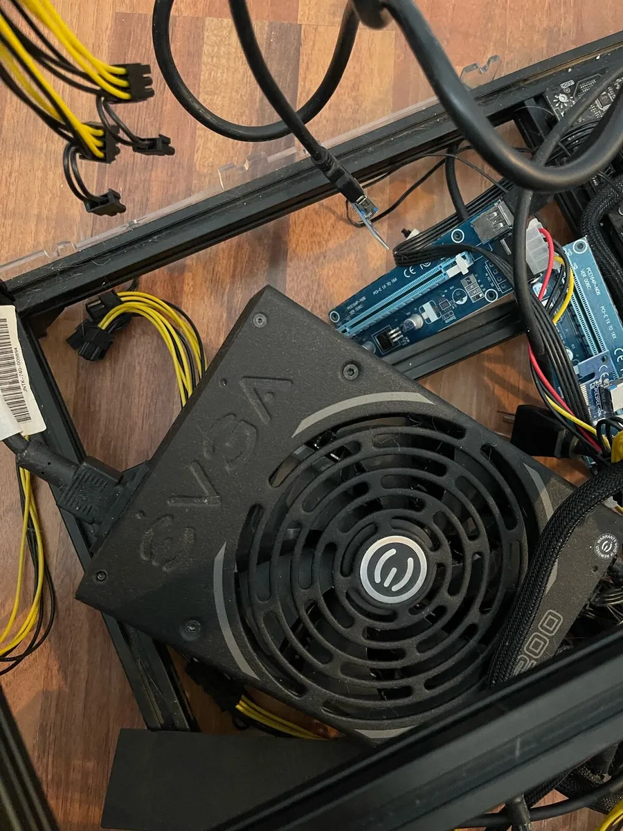 Bitcoin mining rig - Image 4