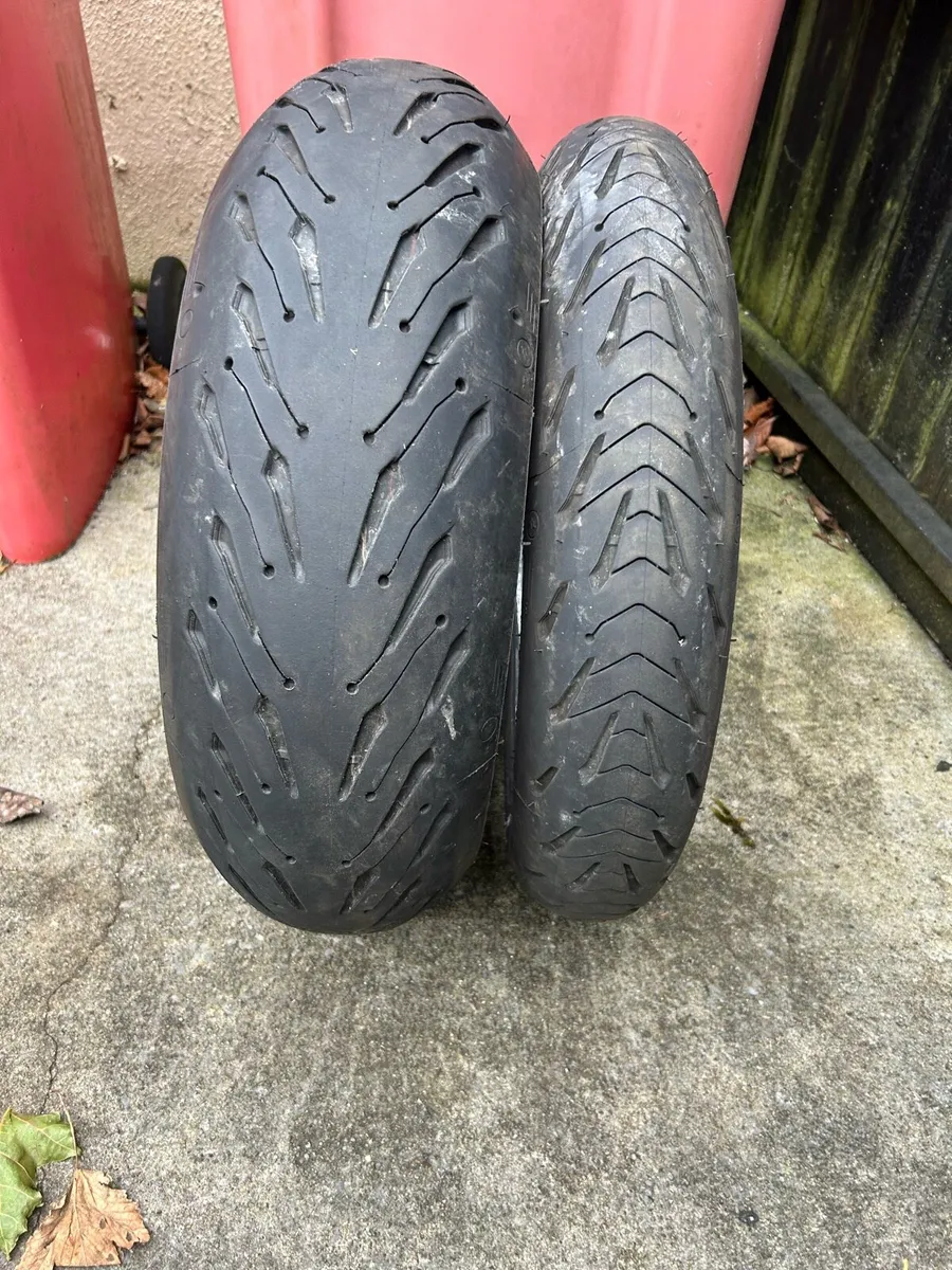Motorcycle tyres - Image 1