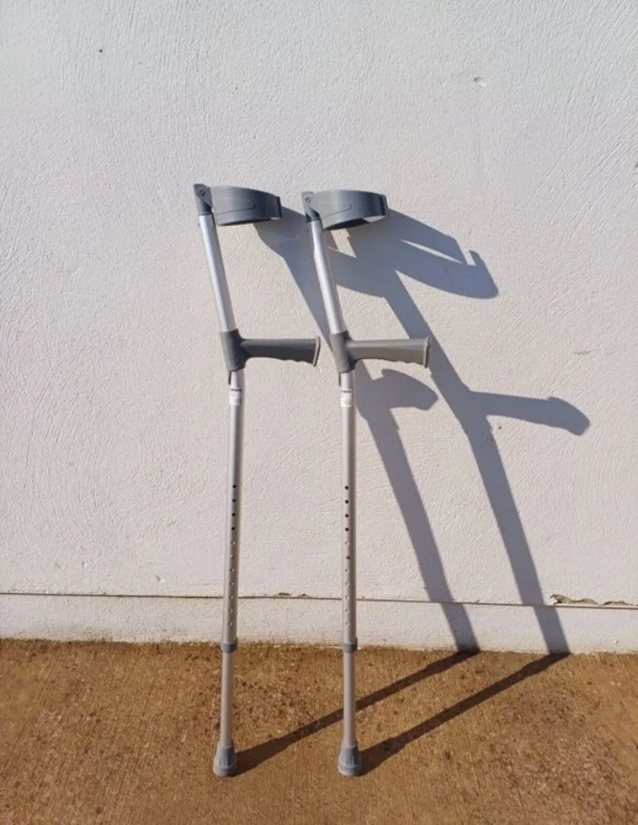 Pair of Crutches, like new - Image 1