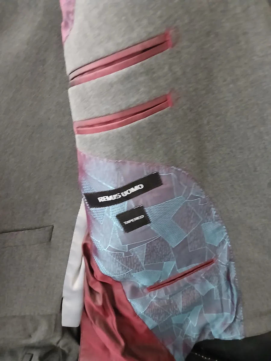 Clothes - Image 3