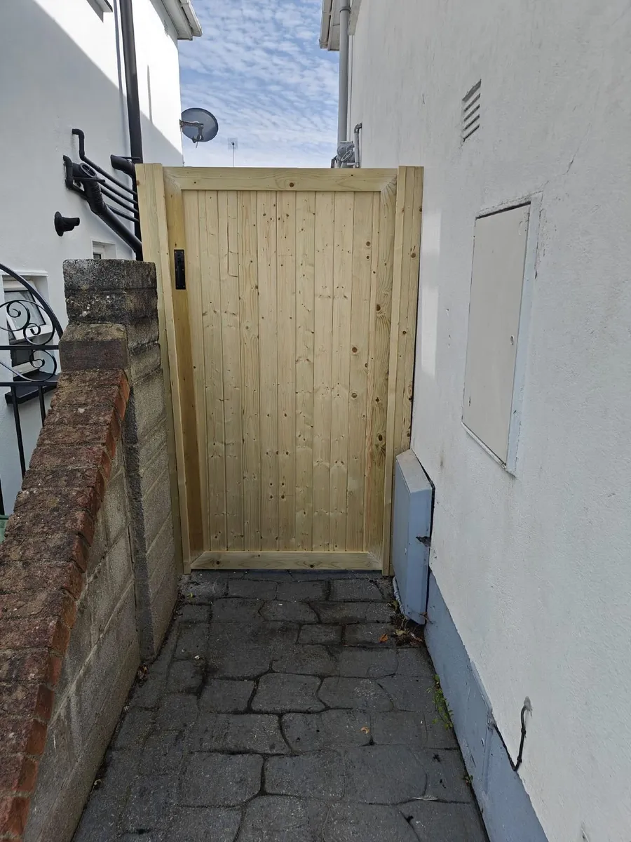 Timber Side Gates - Image 4