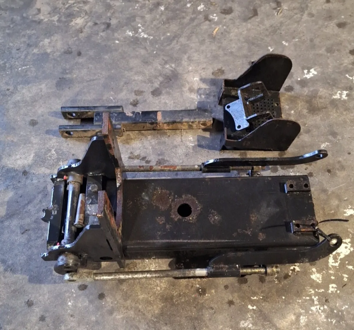 CBM  Pick Up Hitch - Image 1