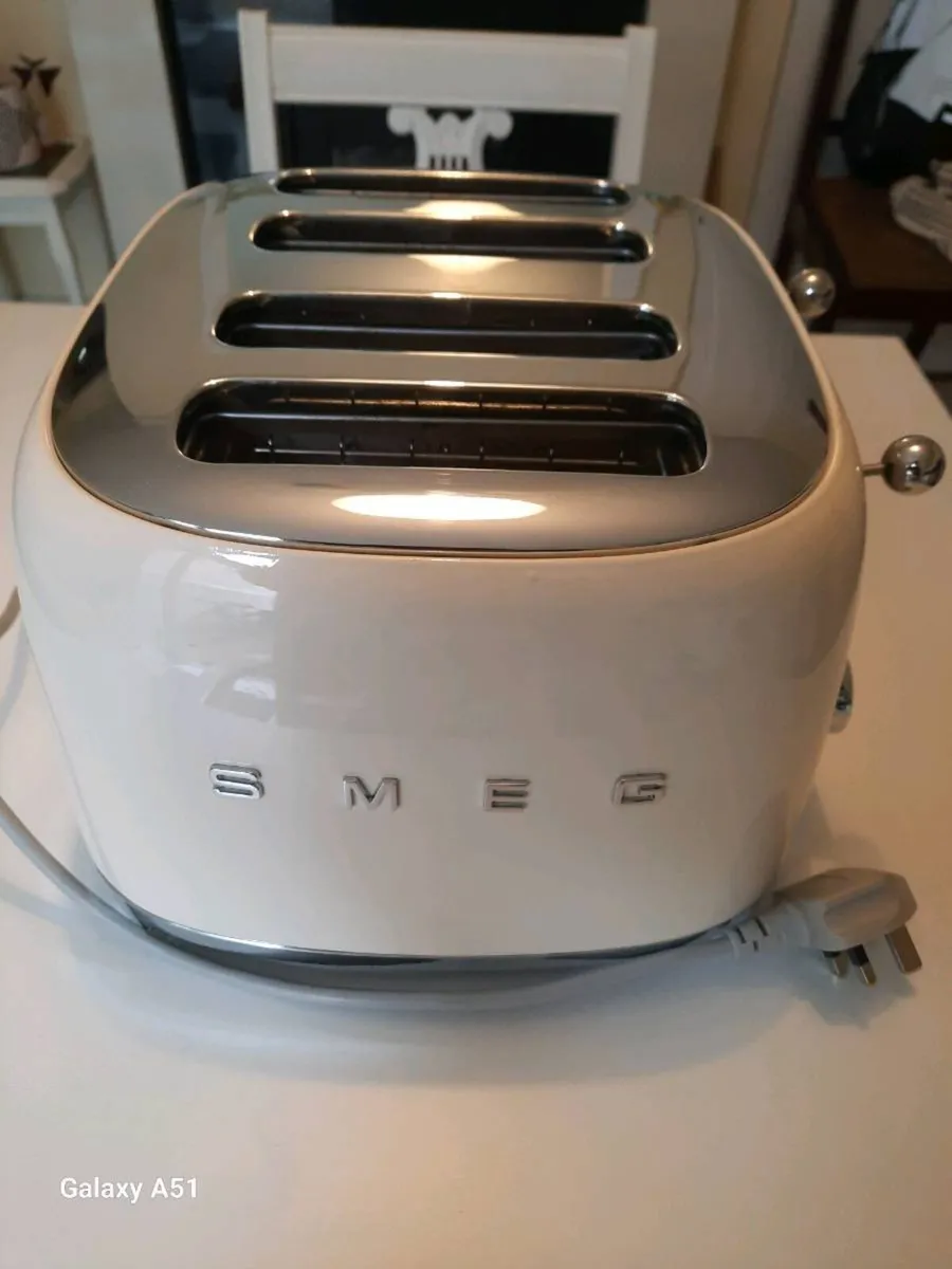 Smeg 4 Slice Retro Style Toaster Cream - Image 1