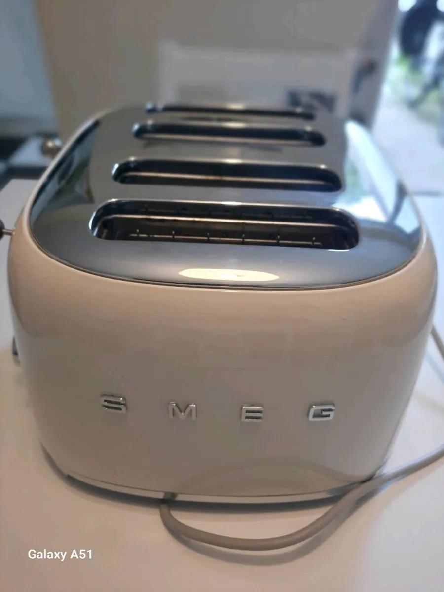 Smeg 4 Slice Retro Style Toaster Cream - Image 3