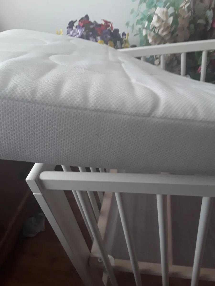 As new white baby cot - Image 3
