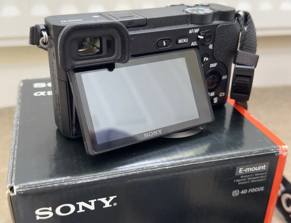 Near Mint Sony A6500 with Sony 16-50mm Lens - Image 2
