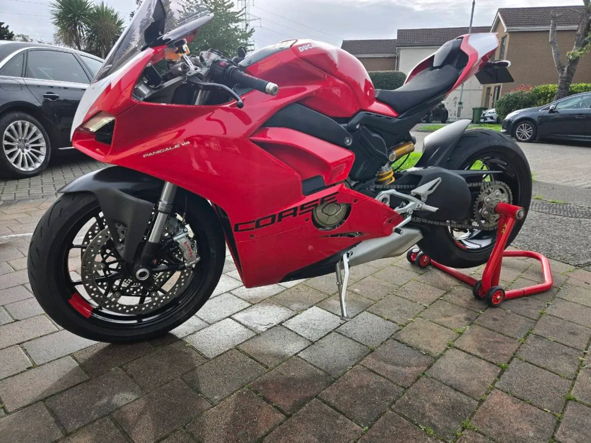 Ducati panigale v4 - Image 3