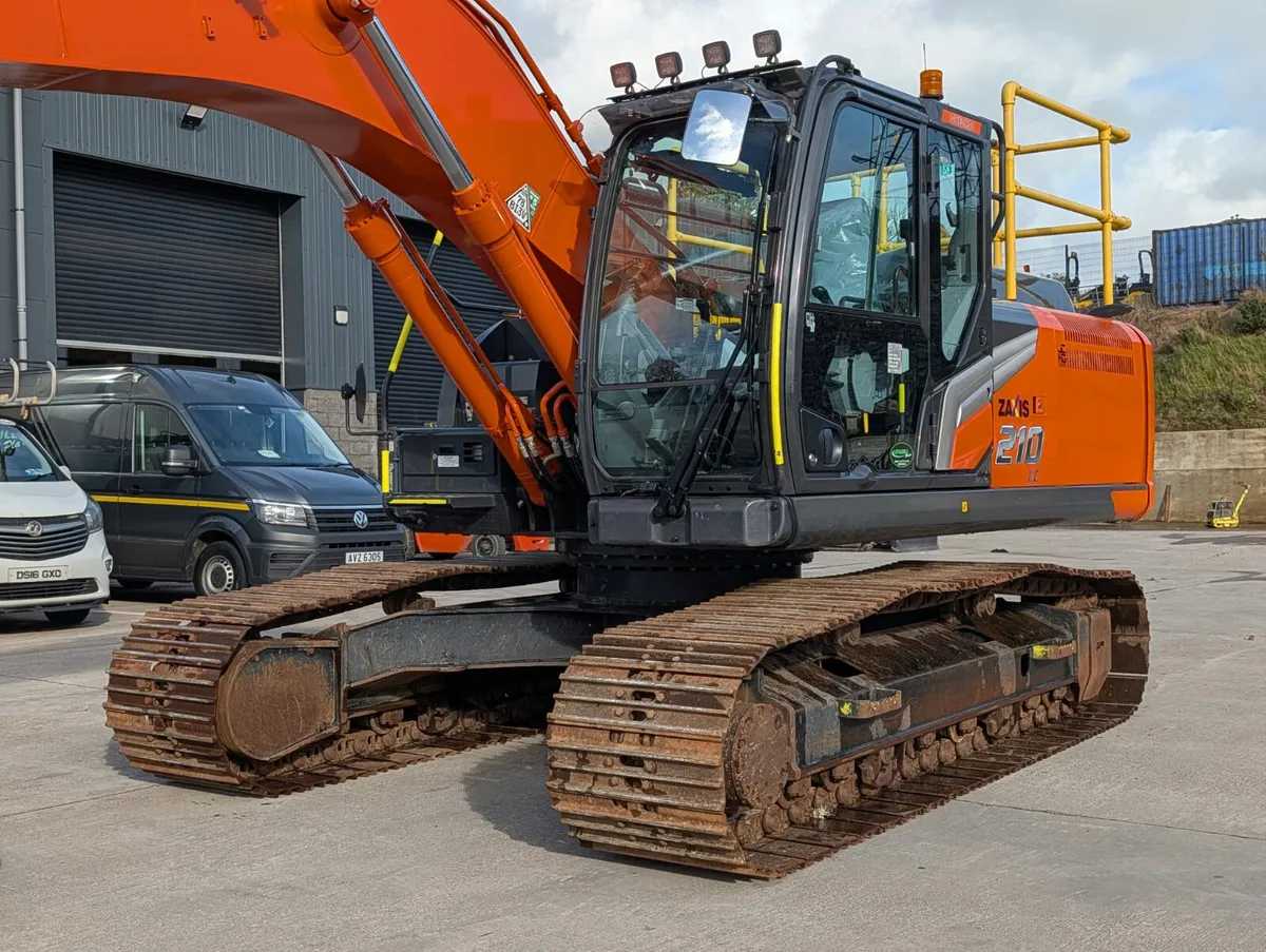 2023 HITACHI ZX 210 LC-7 - Image 2