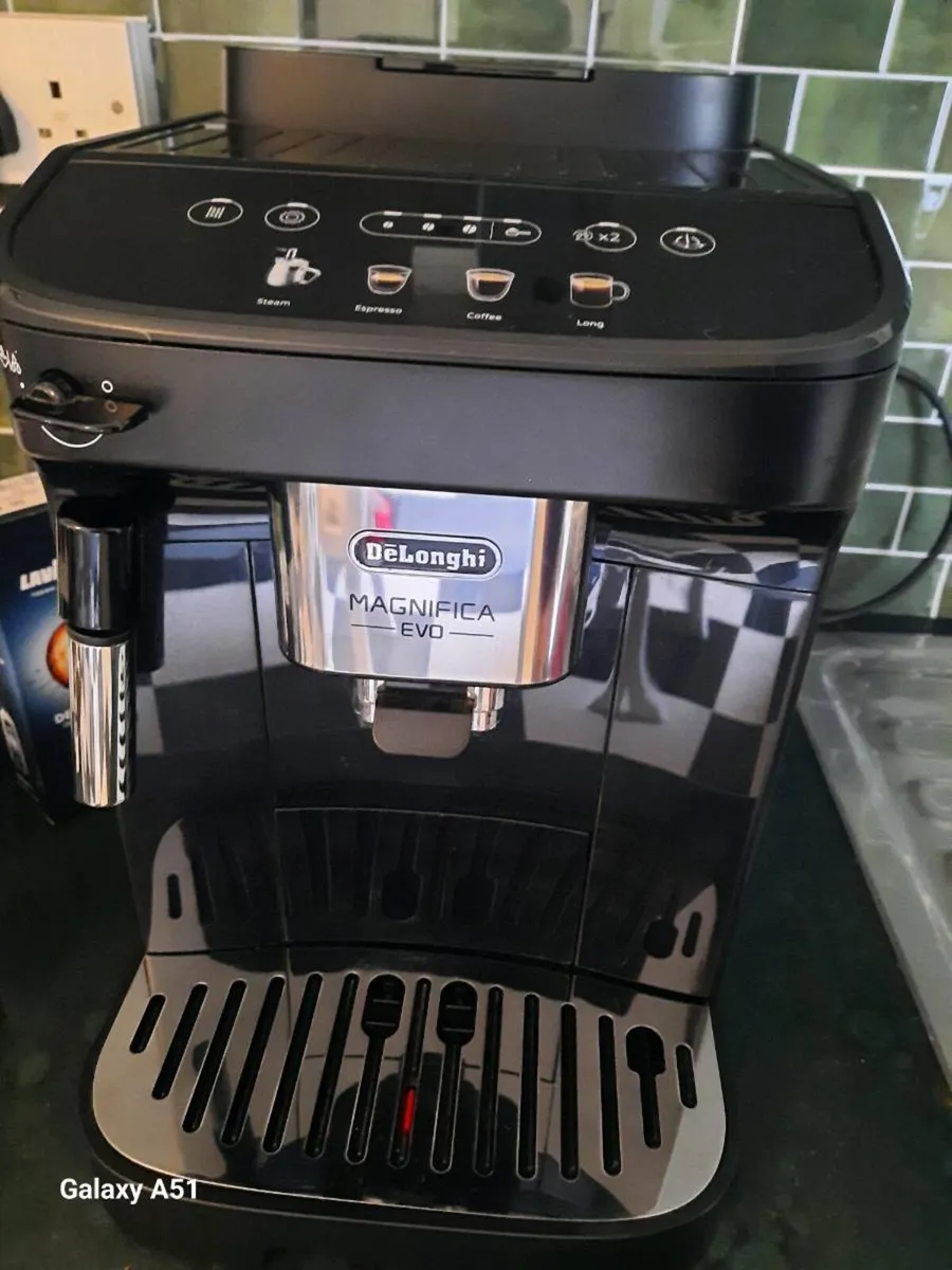 Delonghi Magnifica Evo Coffee Machine - Image 3
