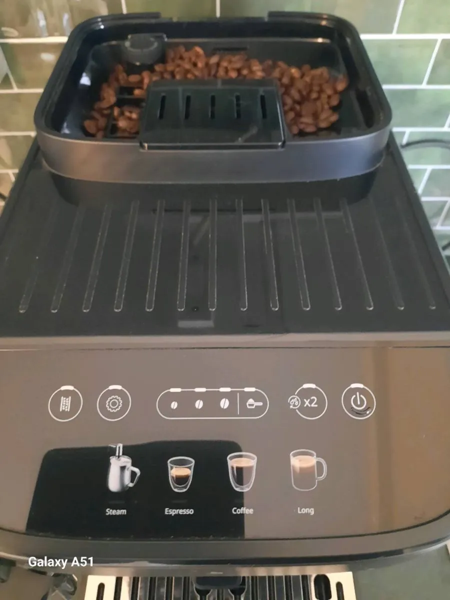 Delonghi Magnifica Evo Coffee Machine - Image 4