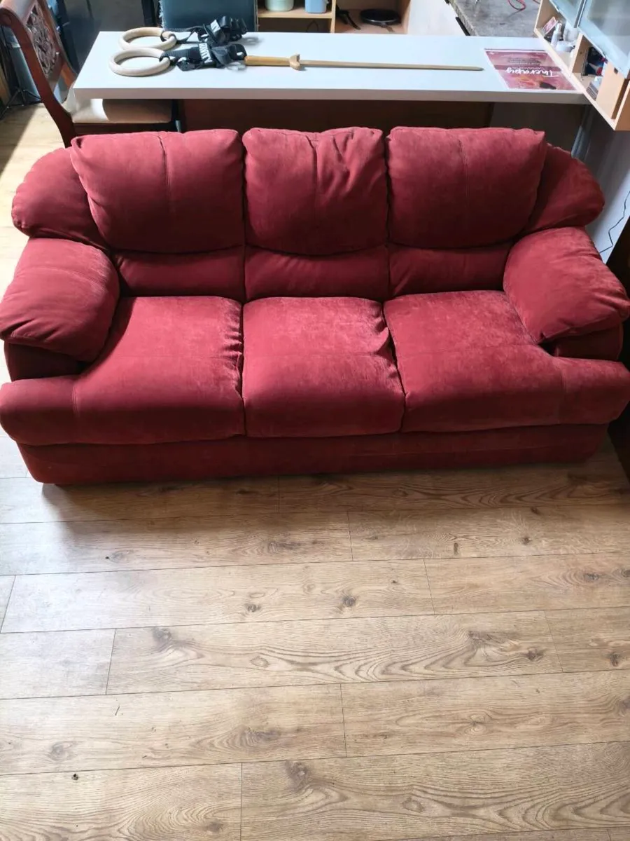 3 seater couch - Image 1
