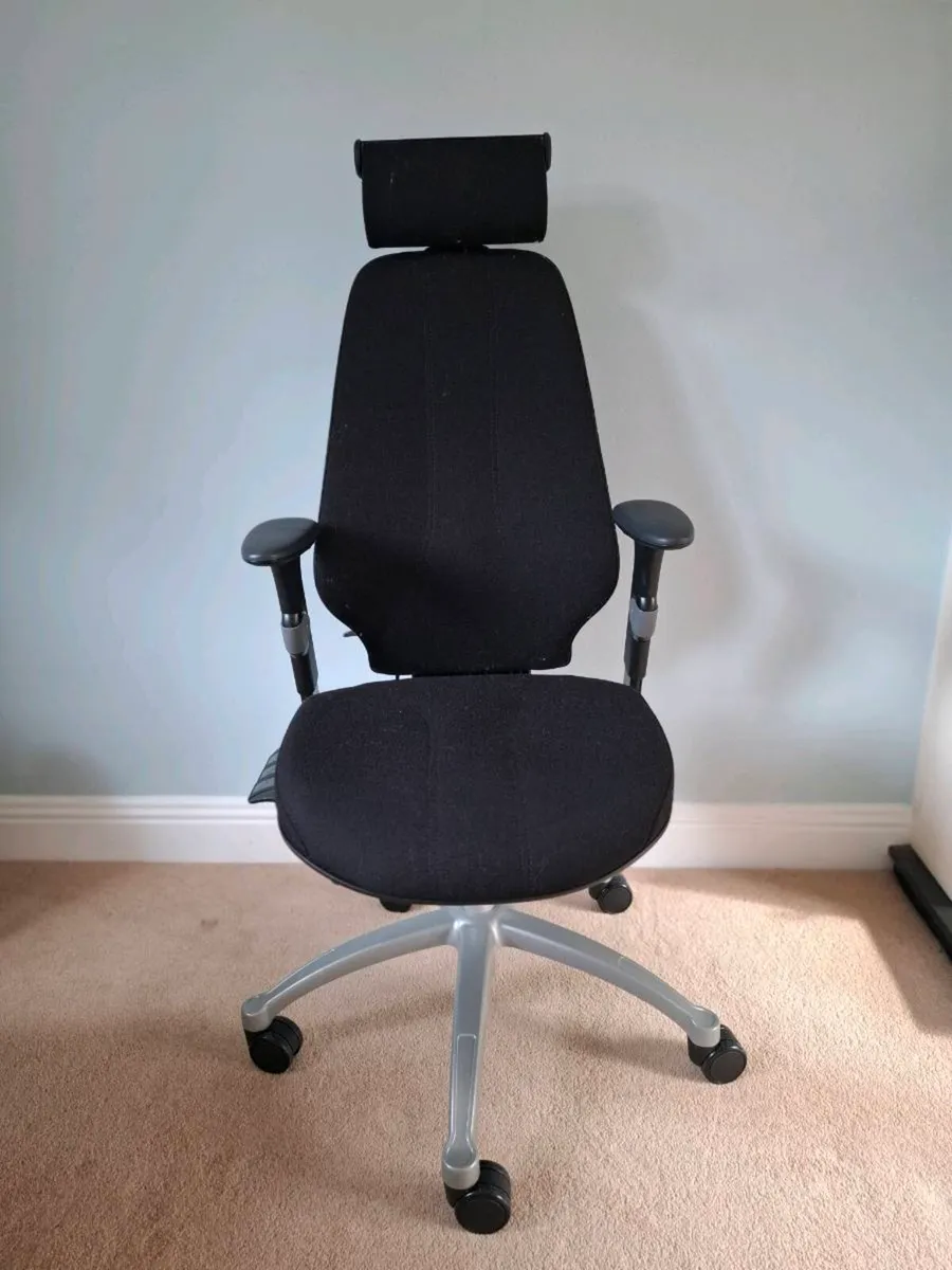 Office chair - Image 1