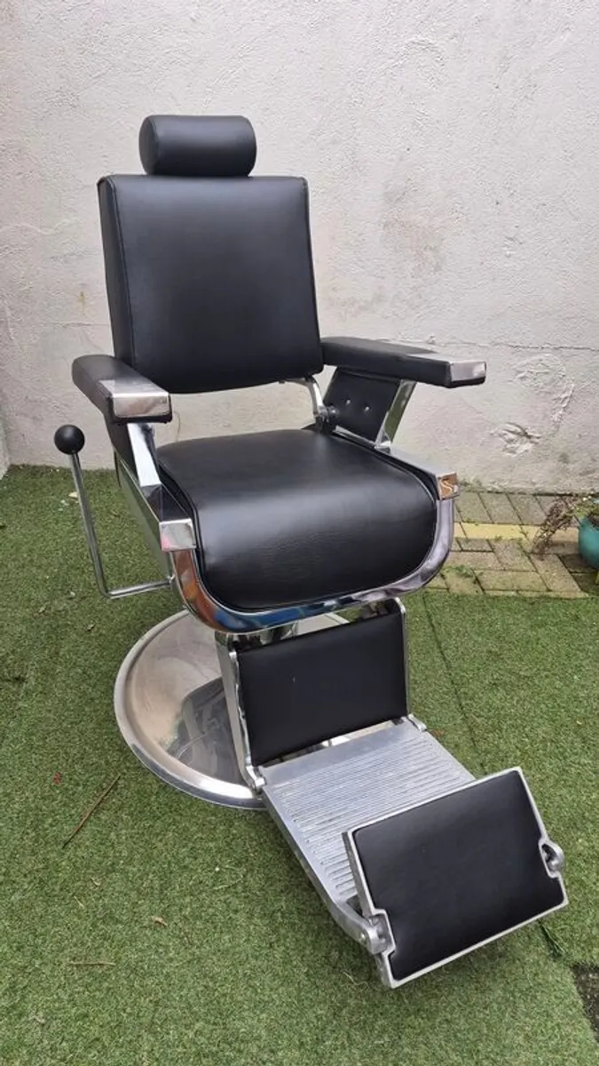 Barber chair - Image 1