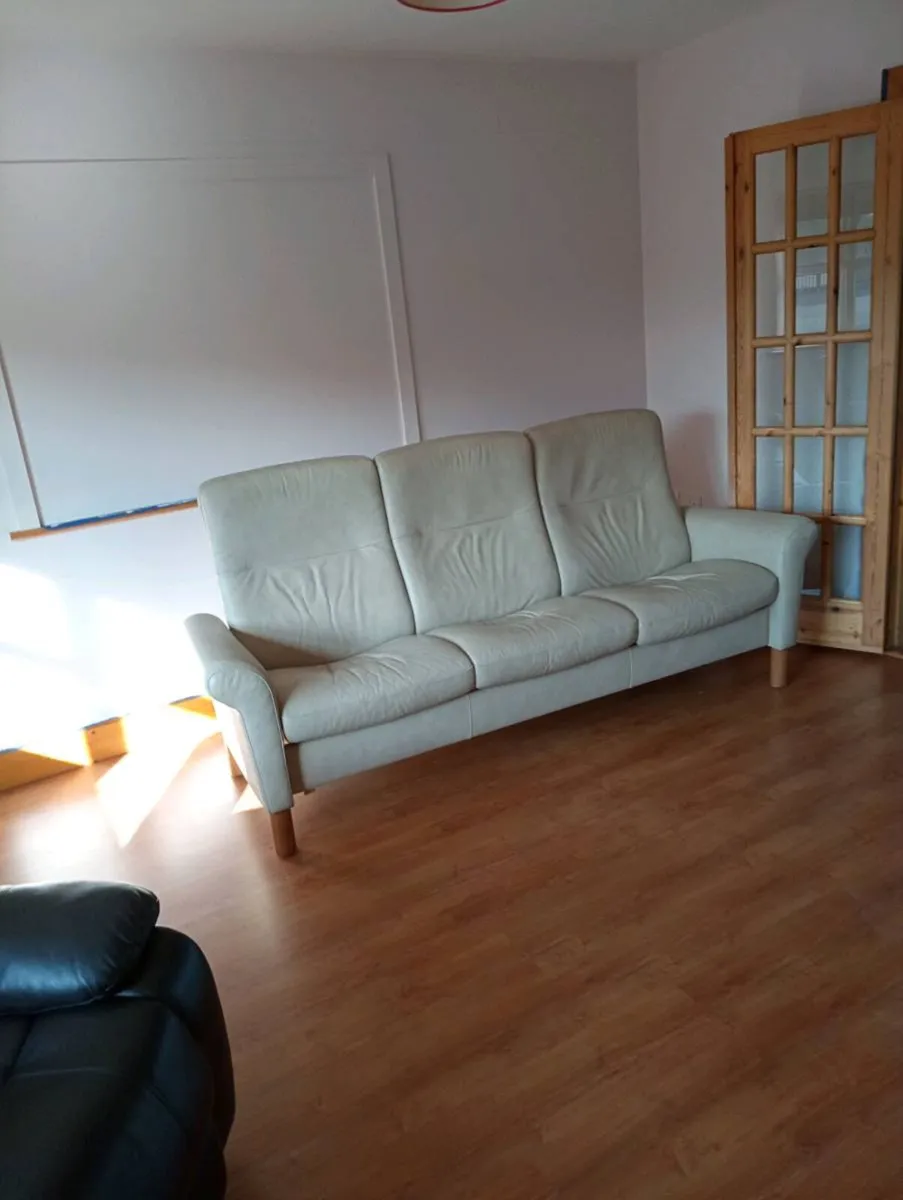Couch, reclining. 8 - Image 2