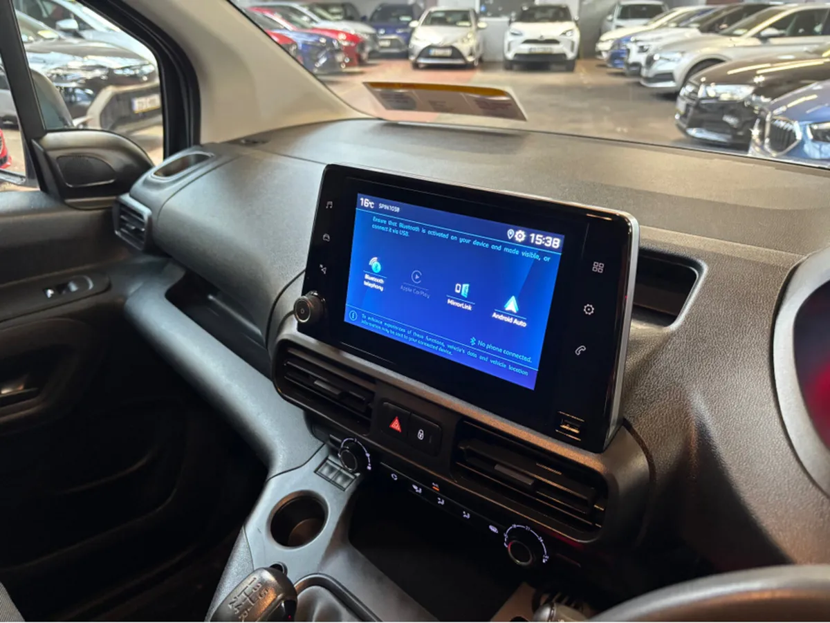 Peugeot Partner 1.5 dsl 3 seater €8942 - Image 4