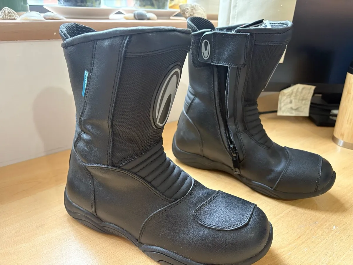 Motorbike gear - Image 2