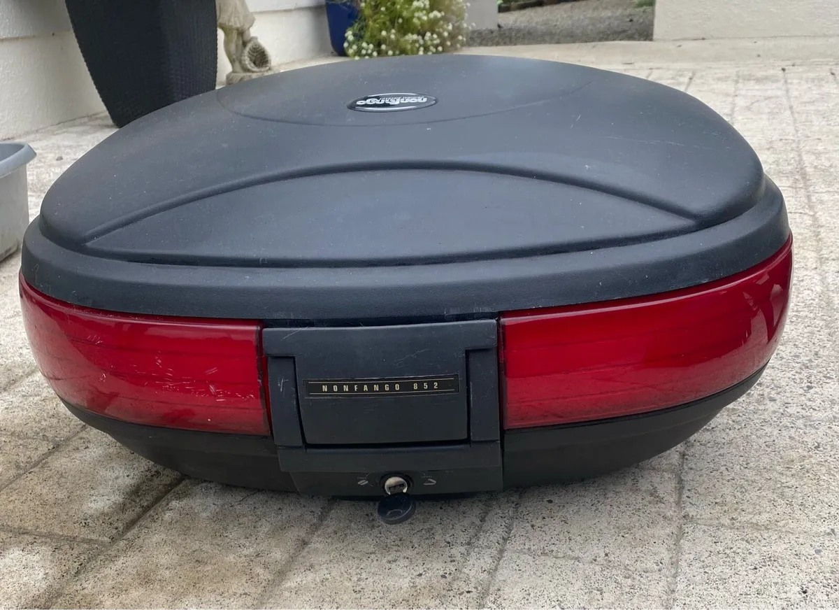 Nonfango 852 Top Box and fitting rack - Image 1