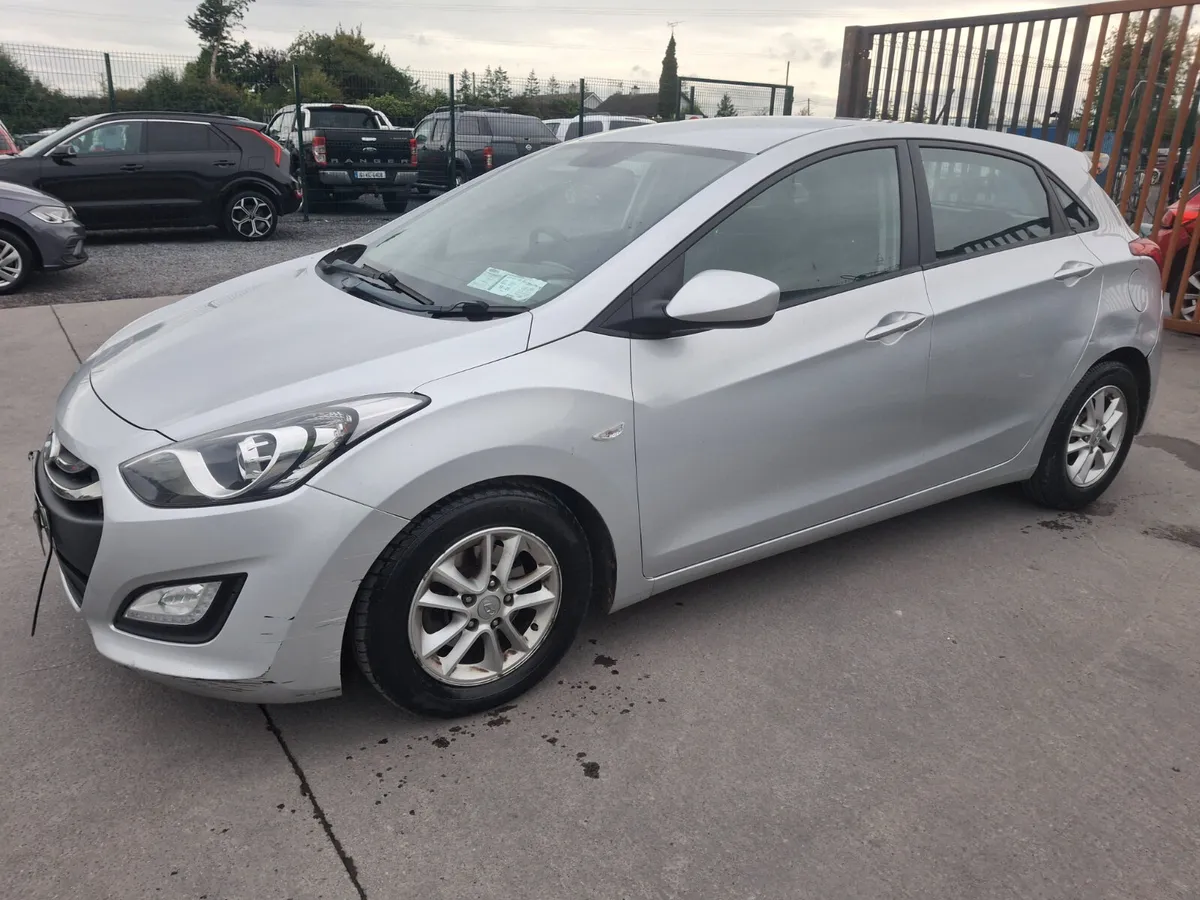 2012 Hyundai i130  1.6 Diesel.Drive away - Image 2
