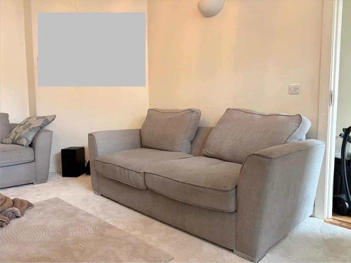 Couch/Sofa - Image 1