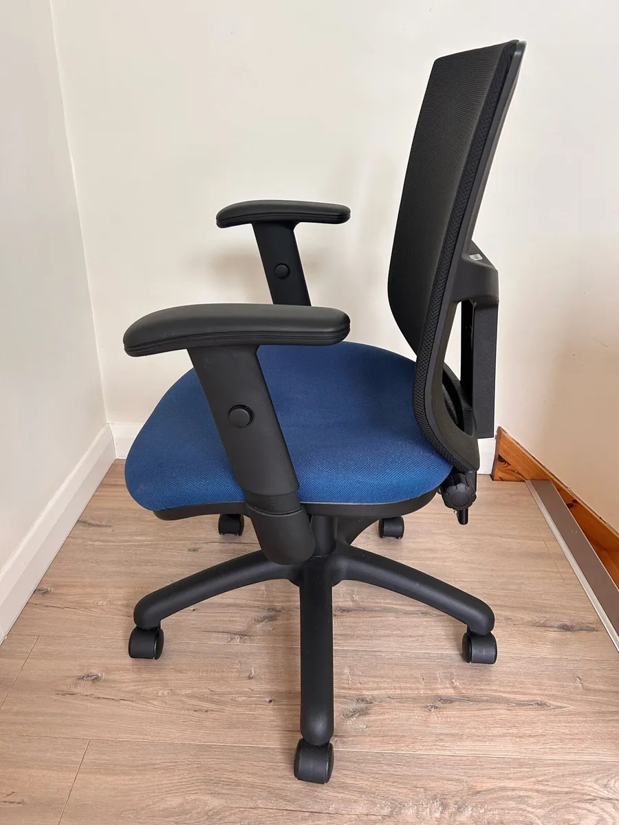 Ergonomic Office Chair - Image 2