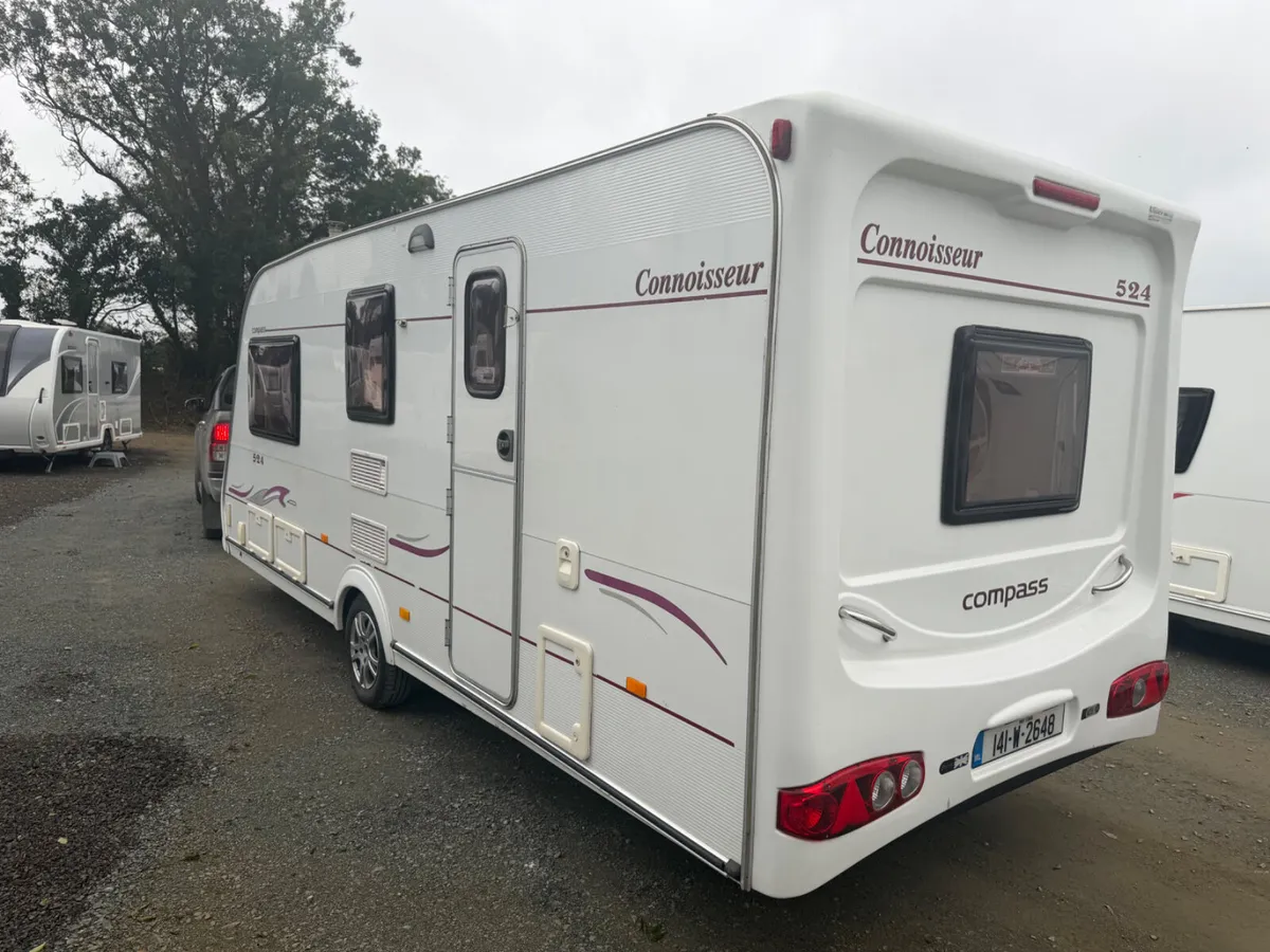 Compass Connoisseur 524 – 4 Berth Caravan - Image 4