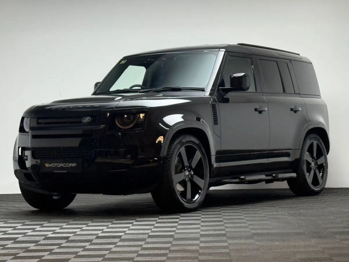 Land Rover Defender SE X-DYNAMIC D250 3.0 3 SEATER - Image 3