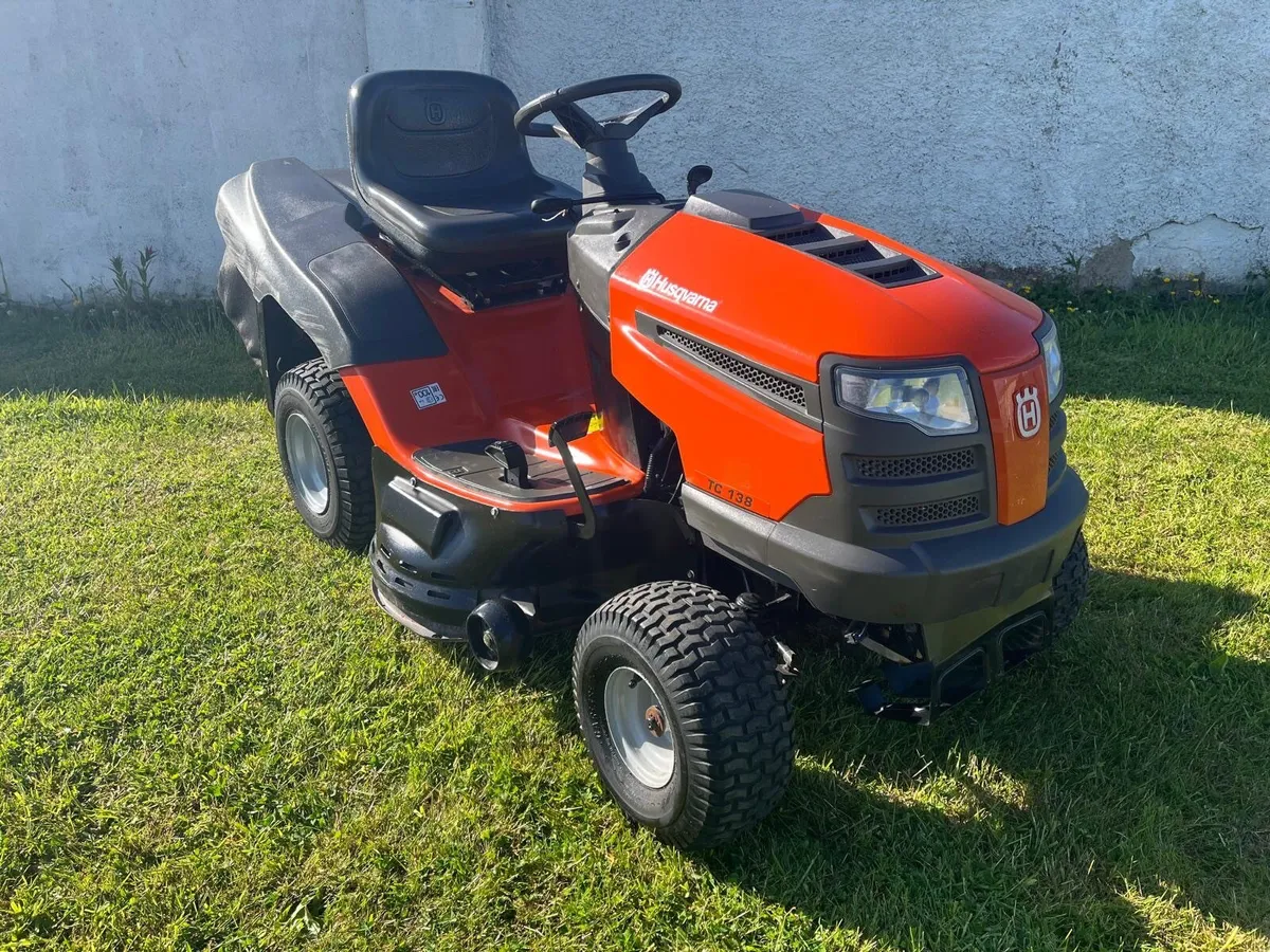 Husqvarna ride on lawnmower - Image 1