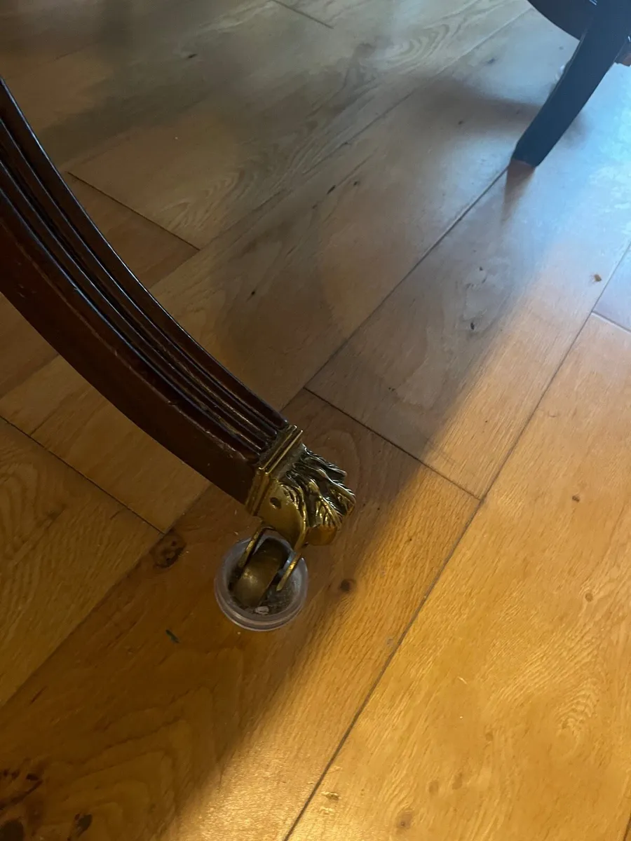 Extending oval dining table - Image 3