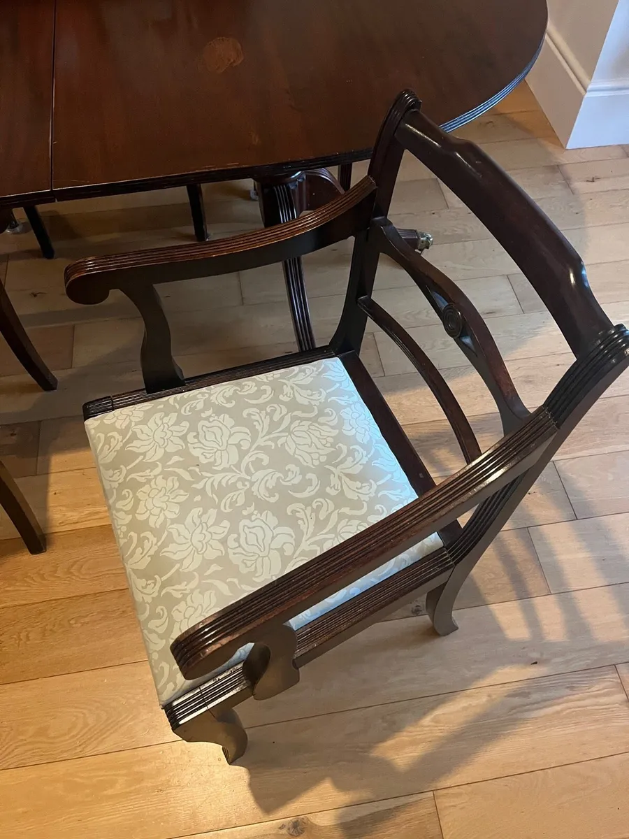 Extending oval dining table - Image 4