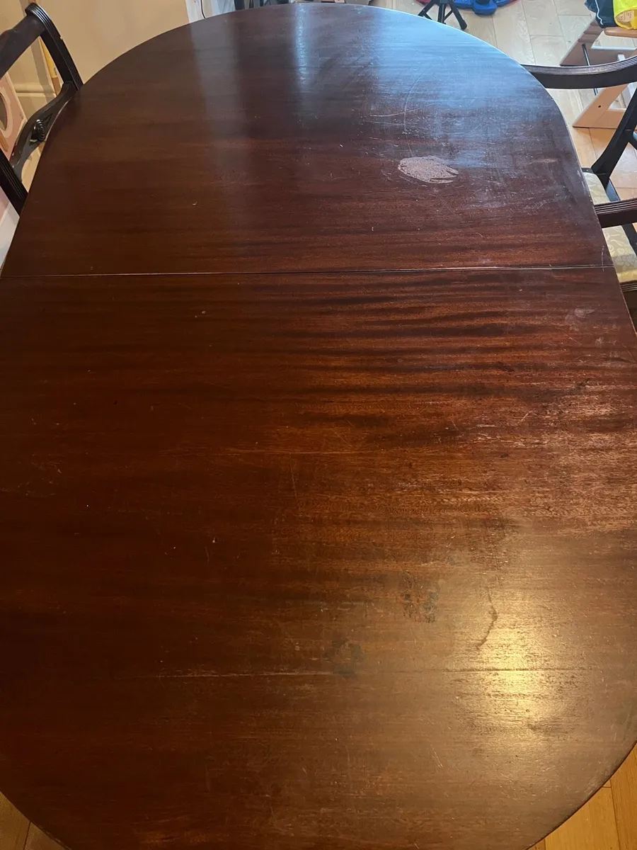 Extending oval dining table - Image 2