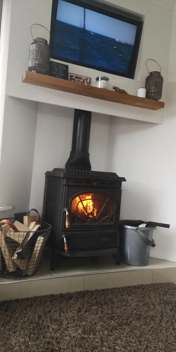 Stanley Erin solid fuel stove - Image 1