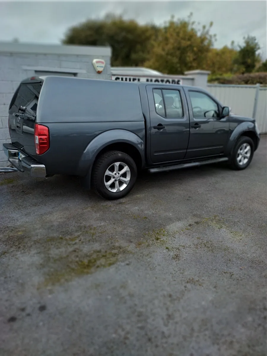 4X4 CREW CAB PICK UP - Image 2