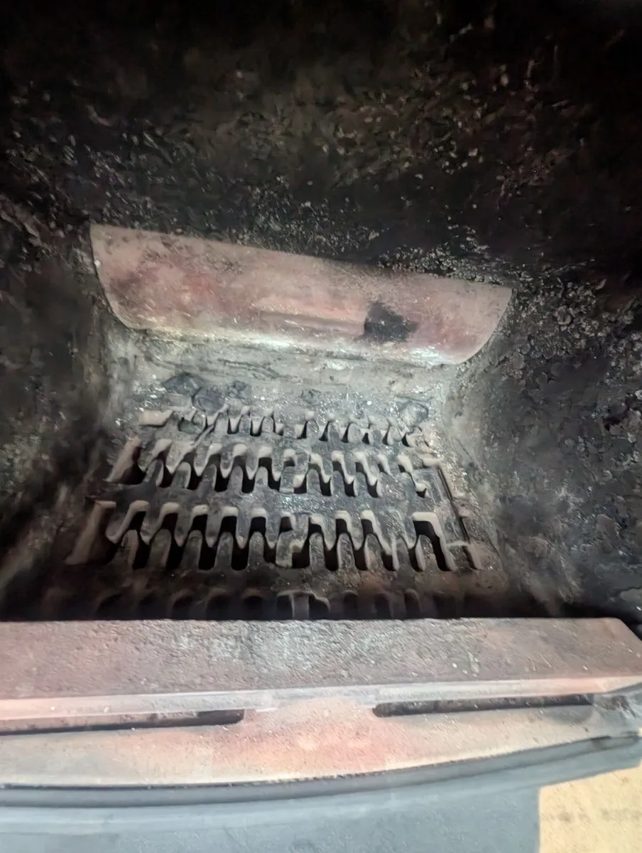 Stanley Erin solid fuel stove - Image 3