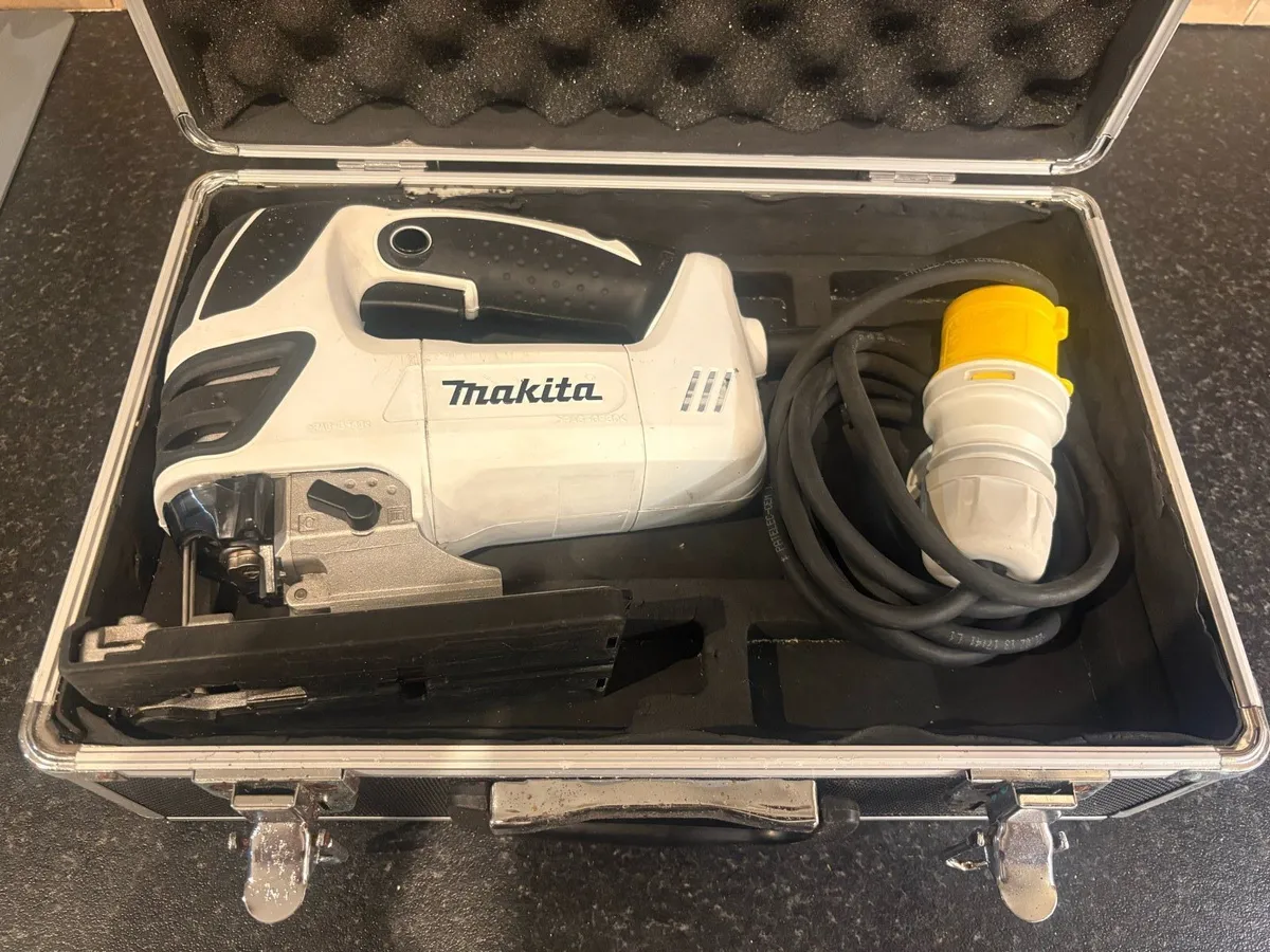 Makita 4350 Jigsaw - Image 1