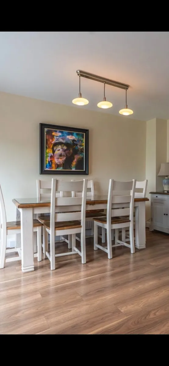 Kitchen table and chairs - Image 2