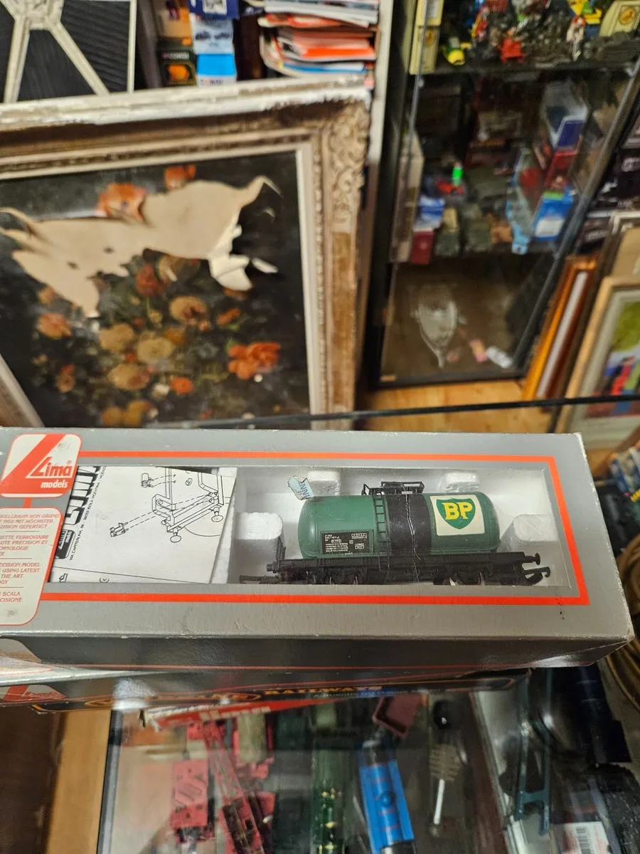 Hornby Lima OO Gauge Wagon