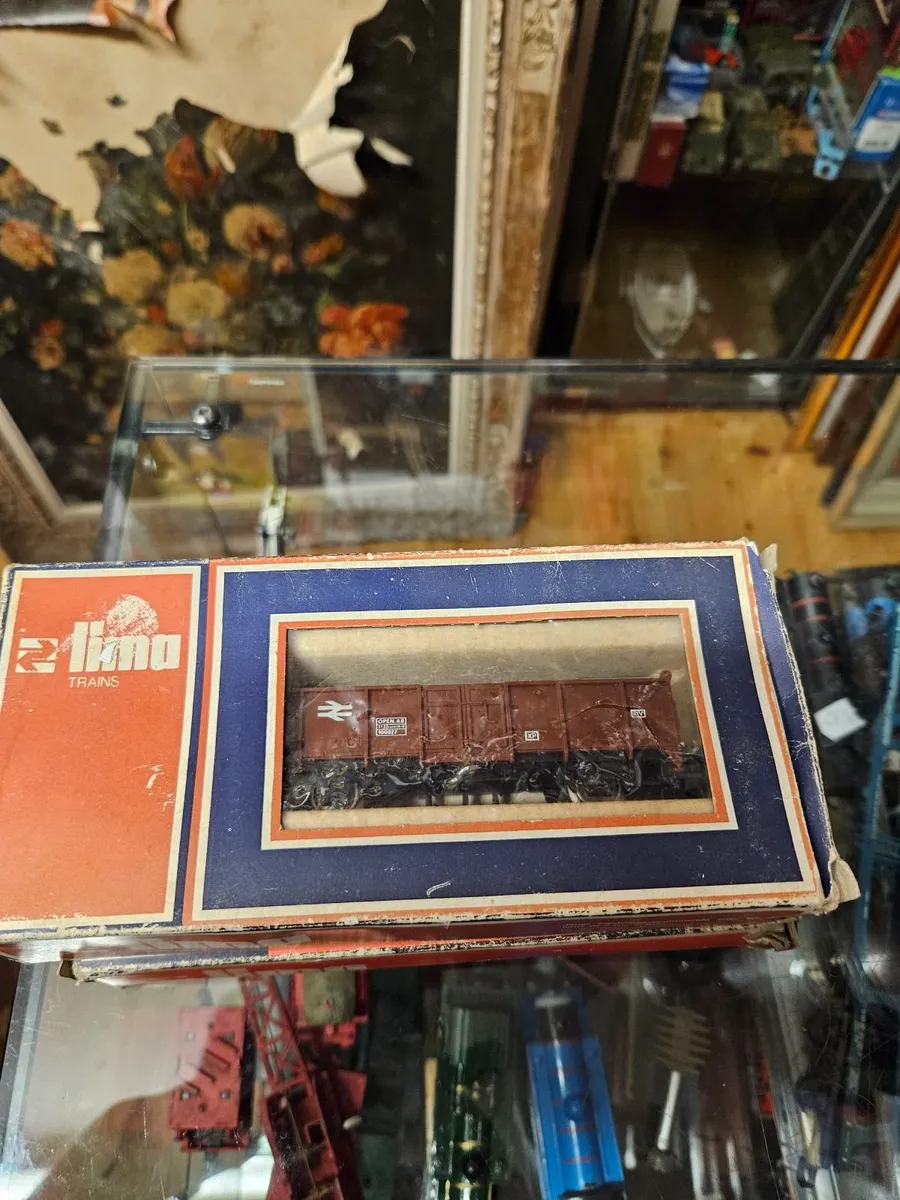 Hornby Lima OO Gauge Wagon
