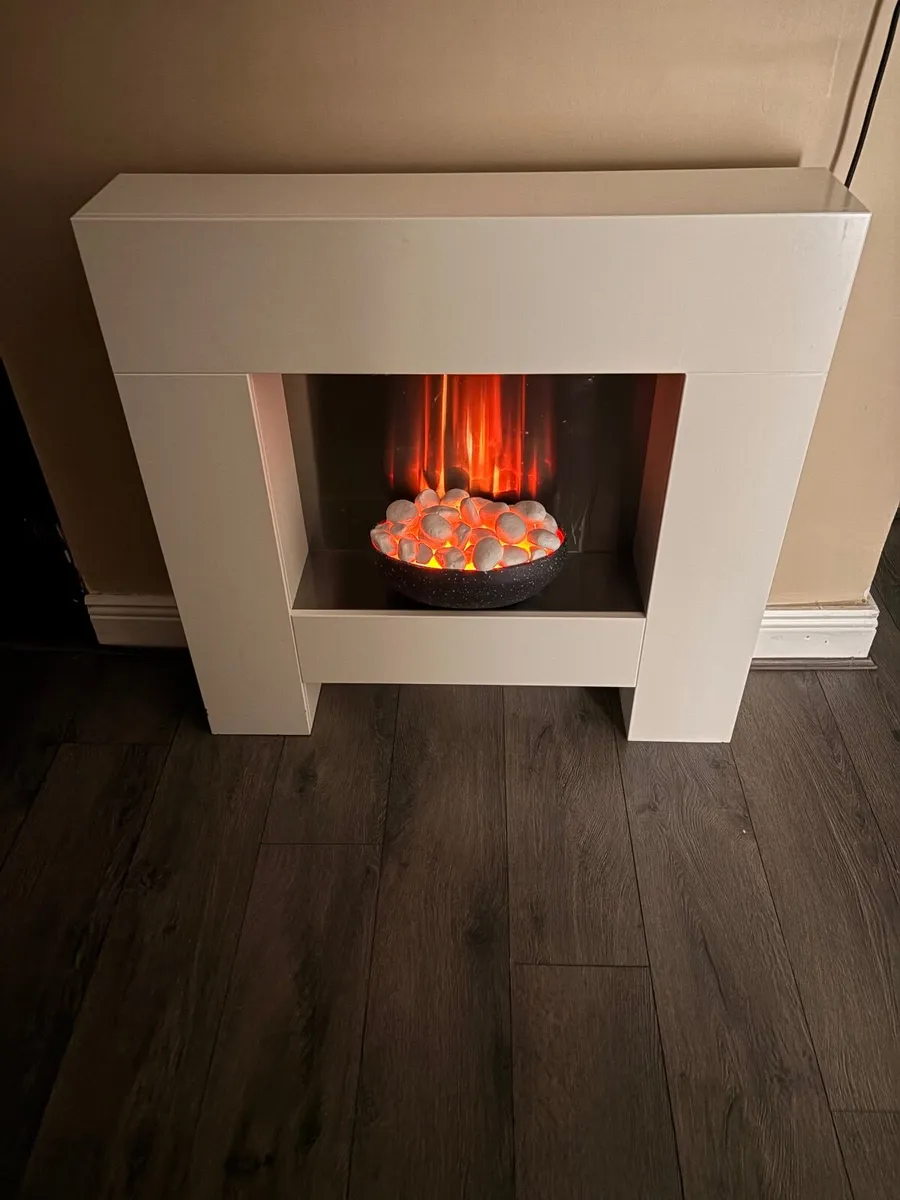 Electric fireplace - Image 1