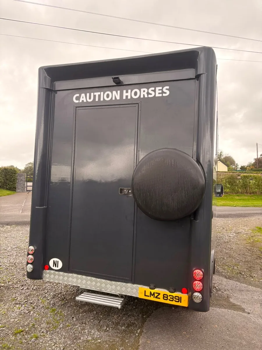 Horse lorry - Image 4