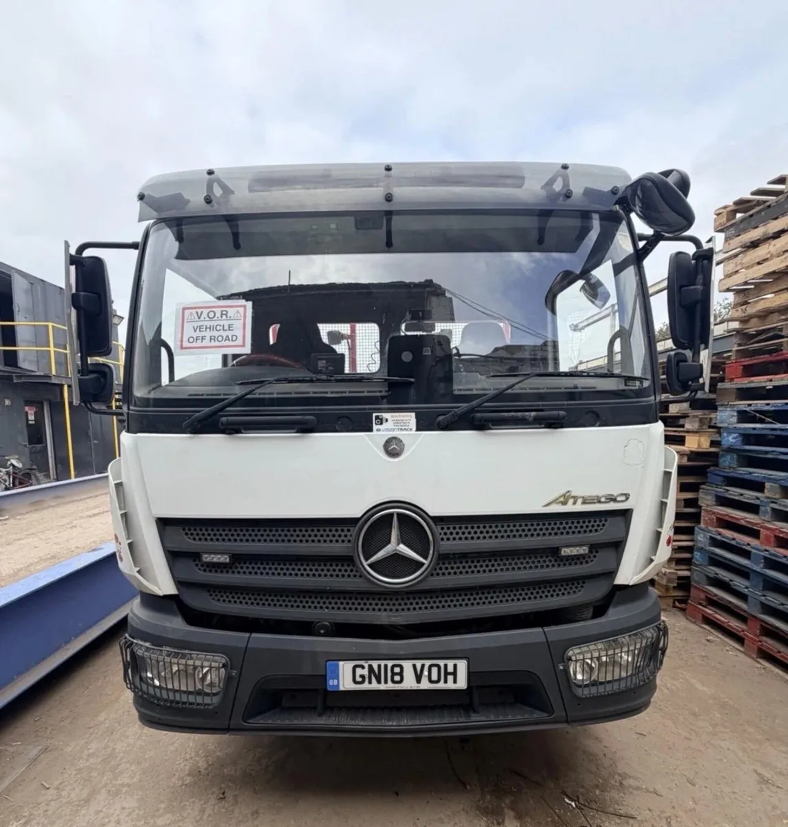MERCEDES SKIP TRUCK ( 2018 ) - Image 2